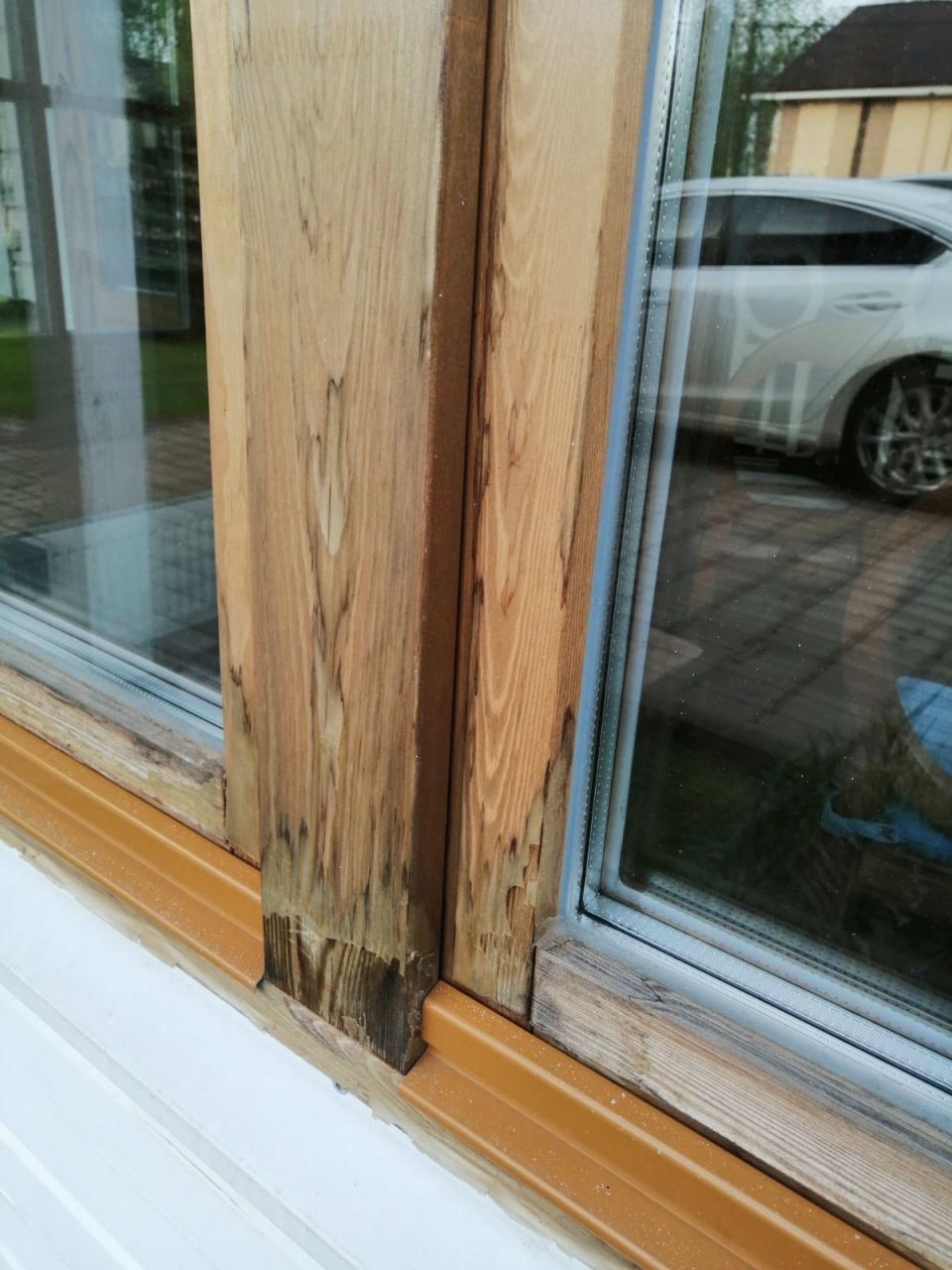 Работы по ремонту и покраске деревянных окон