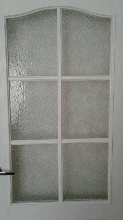 Замена разбитого стекла в двери кухни