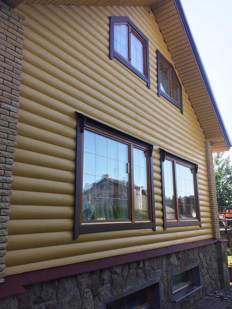 Покраска деревянного дома в СПб
