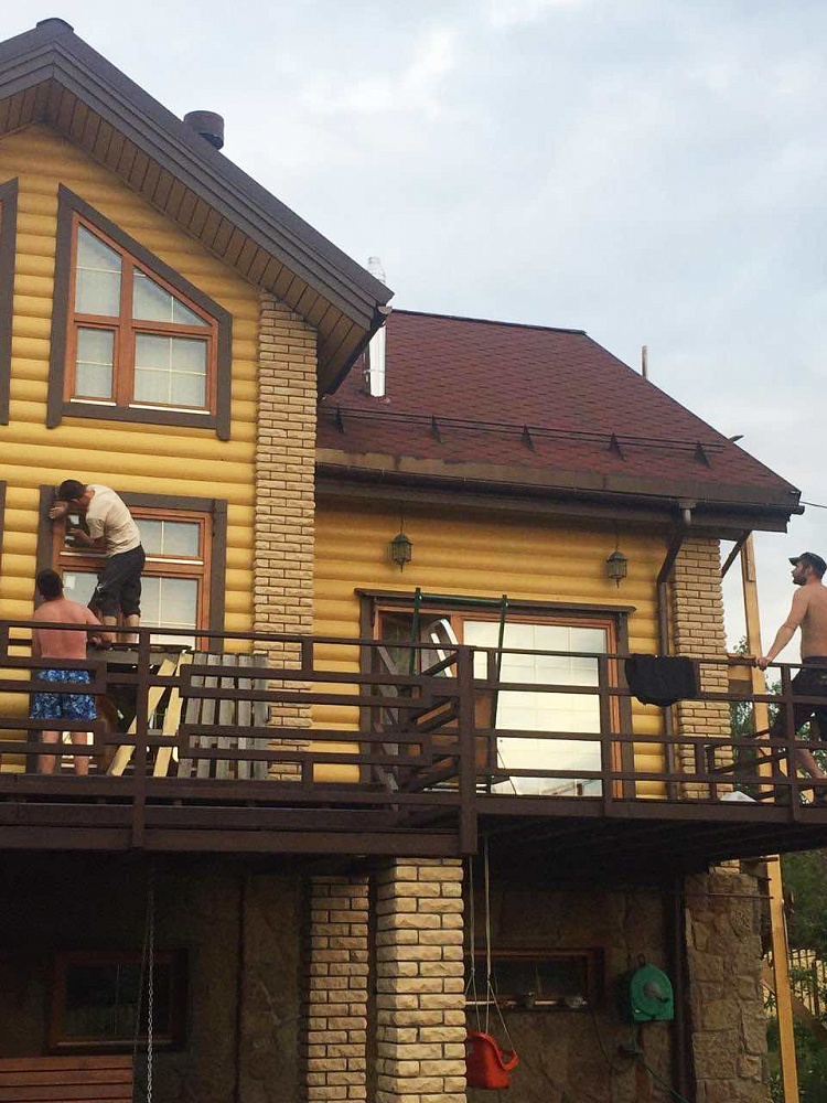 Покраска деревянного дома в СПб